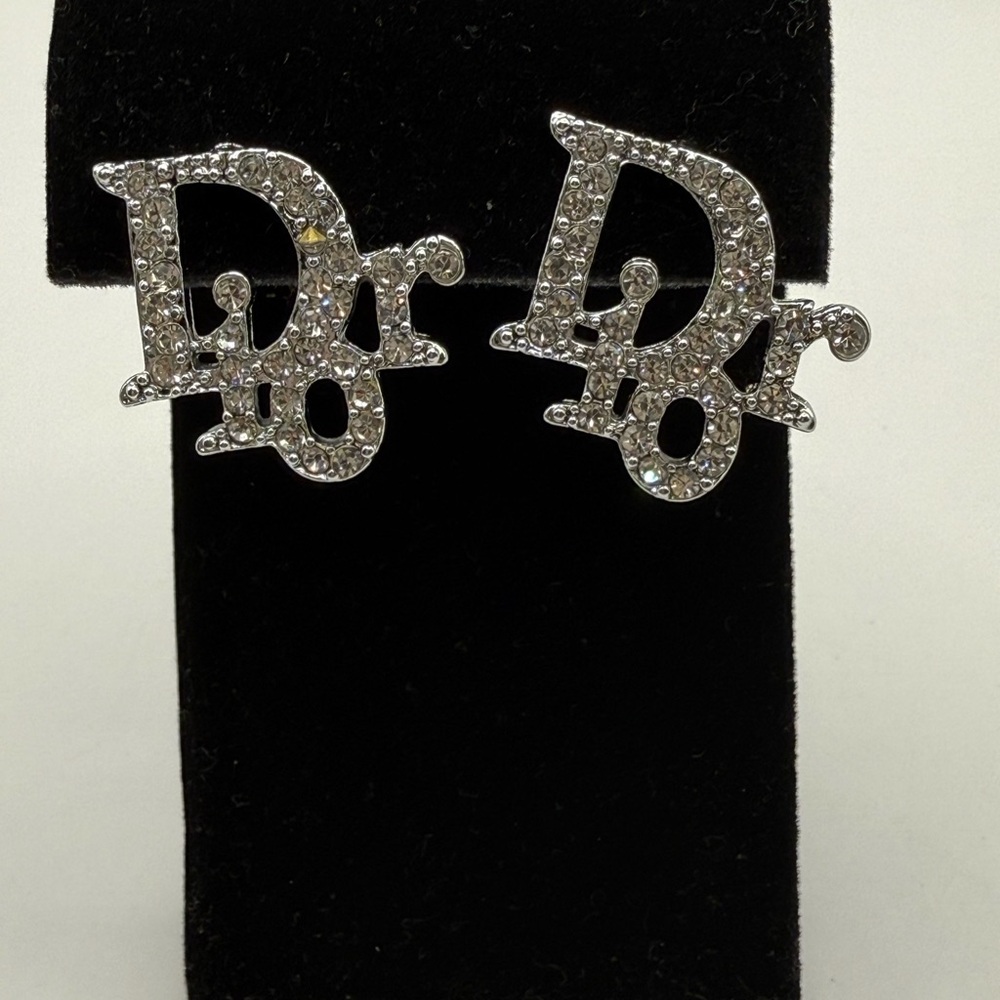 Di or Sparkling clear crystals silver tone stud earrings log letters NEW